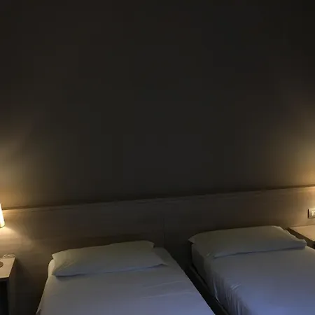 موكينبا كريتسالو 3*