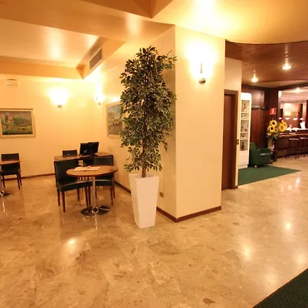 Hotell Scarlatti 4*